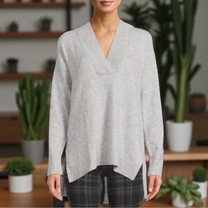 NEW Time and Tru Deep V-Neck Cozy Extremely Soft Sweater Color Heather Grey XL